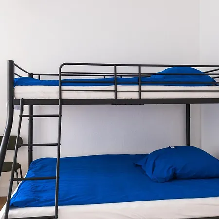 Albergue Maru Living C9 *