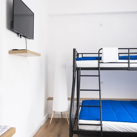 Maru Living C9 Albergue *