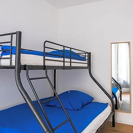 אכסניה Maru Living C9 *