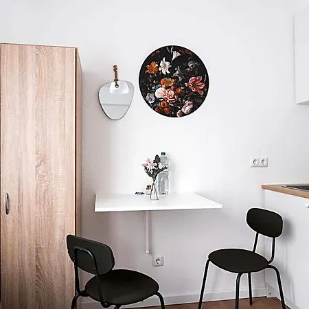 אכסניה Maru Living C9 *