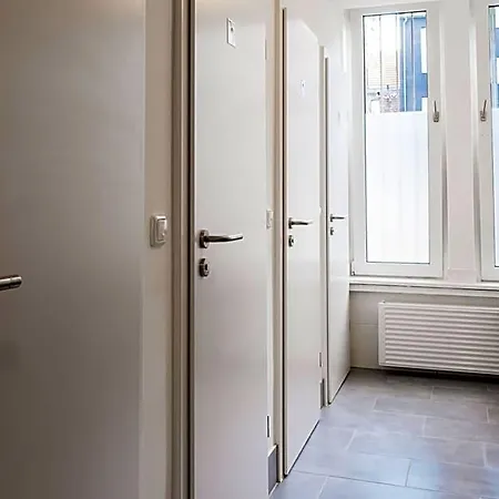 אכסניה Maru Living C9 *