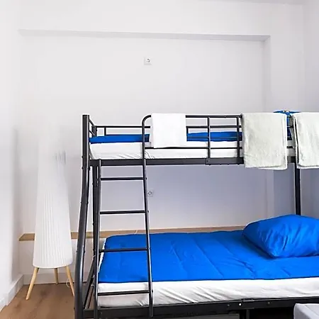 אכסניה Maru Living C9