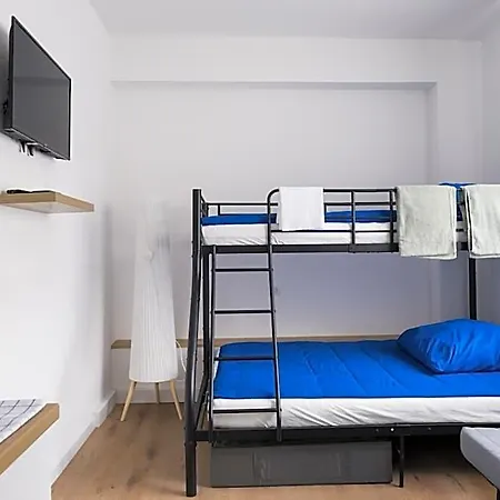 Maru Living C9 אכסניה