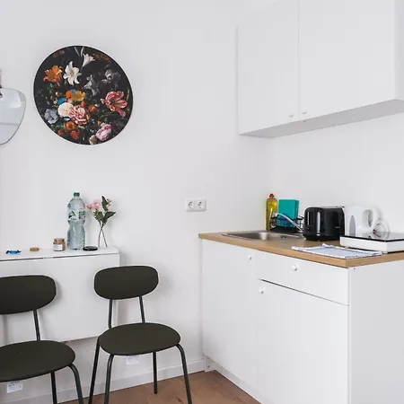 אכסניה Maru Living C9 *