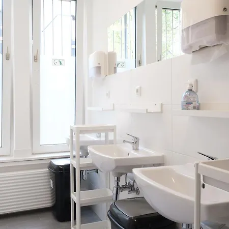 אכסניה Maru Living C9 *